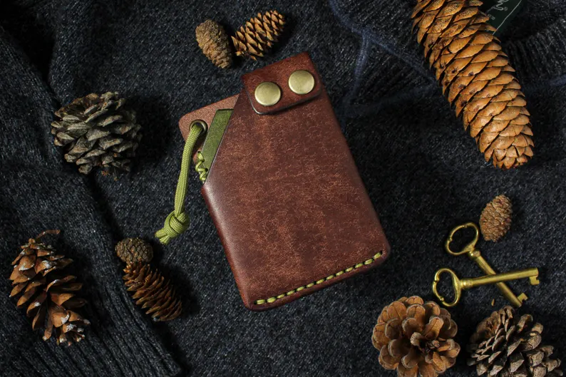 Minimalist genuine leather wallet, full-grain Italian leather