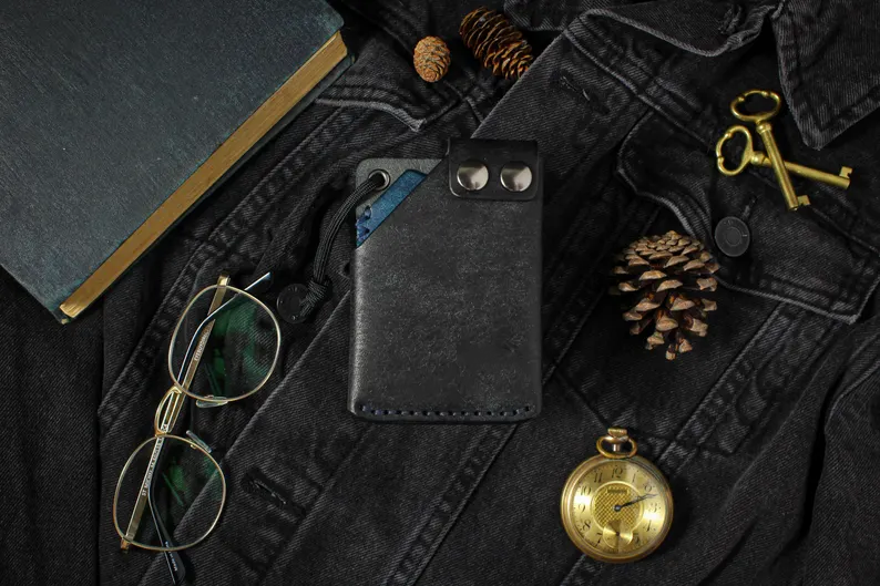 Minimalist genuine leather wallet, full-grain Italian leather